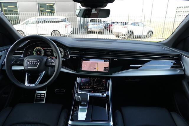 Audi Q8 60 TFSI e quattro Pro Line S Competition 462pk Panoramadak/B&O/360Camera