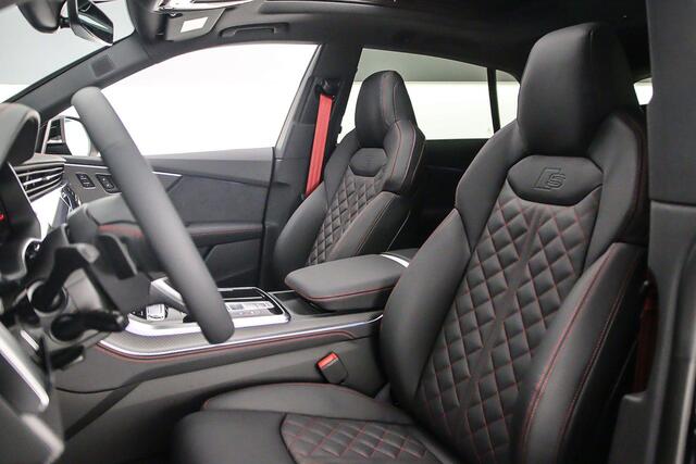 Audi Q8 55 TFSI e Pro Line S | Pano | B&O | RS Rood | Head Up | 23 inch | Tour/City | Trekhaak |