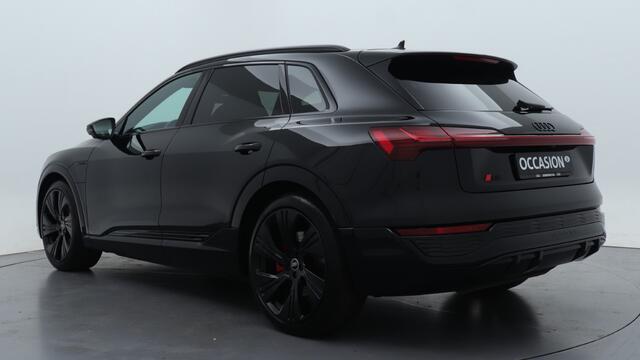Audi Q8 e-tron 55 quattro S Edition 115 kWh | Panoramadak | 22" LMV | Sportstoelen Plus |