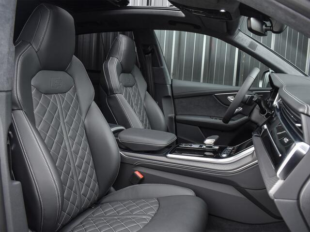 Audi Q8 60 TFSI e QUATTRO ABT AERO COMPETITION | CARBON | B&O SOUND SYSTEM | STOELMASSAGE | HEAD-UP | 4 WIEL BESTURING | ALCANTARA HEMEL | OLED ACHTERLICHTEN | PANORAMADAK | STOELVERWARMING EN -VERKOELING | 360 CAMERA | EL. TREKHAAK