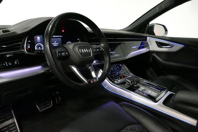 Audi Q8 60 TFSI e quattro Competition / S-Line / HD Matrix LED / Servosluiting / RS-Sportstoelen / Elektr. verstelbare voorstoelen / Head-Up Display / Stuur- & stoelverwarming / 360 graden camera / Bang & Olufsen Sound / Achterbank verwarming / 22'' LMV / Trekhaa