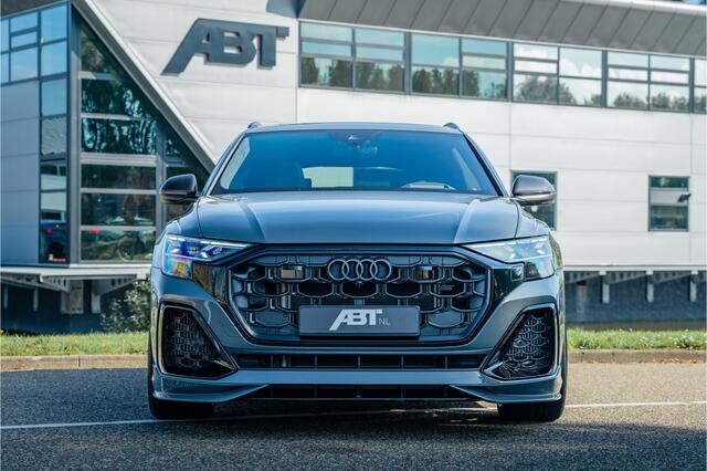 Audi Q8 60 TFSI e 557 pk quattro ABT Aero Competition | Audi exclusive Grigio Telesto | Advanced onderstel | Panoramadak | S sportstoelen | B&O | Keyless | Uitgebreid leder pakket | Alcantara hemel | Carbon spiegels | Carbon interieur | Stoevent | ABT Power S | A