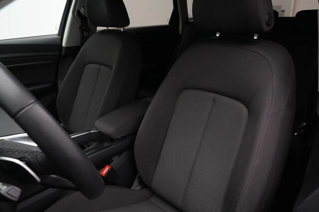 Audi Q8 e-tron 50 quattro Edition 95 kWh 340 pk | Luchtvering | Achteruitrijcamera | Navigatie | Stoelverwarming | Apple Carplay / Android Auto