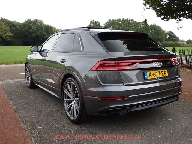 Audi Q8 55 TFSI QUATTRO S-LINE 23''/PANODAK/HEADUP/B&O/TREKHAAK