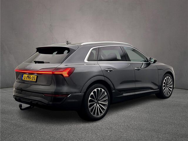 Audi Q8 e-tron 50 quattro S Edition 95 kWh 340 PK | Panoramadak | Head-Up | Comfortsleutel | 21-Inch | Matrix | Stoel/stuurverwarming | Ambient-Lightning |