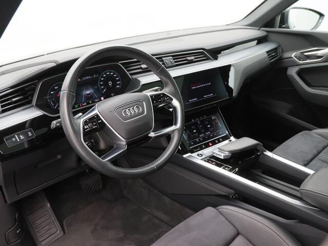 Audi Q8 e-tron 55 quattro 408 Pk Advanced Edition Plus 115 kWh | Camera | Panoramadak | Navigatiesysteem | LED | Trekhaak | Elektrische Achterklep | 21 Inch | 42.196 Km!