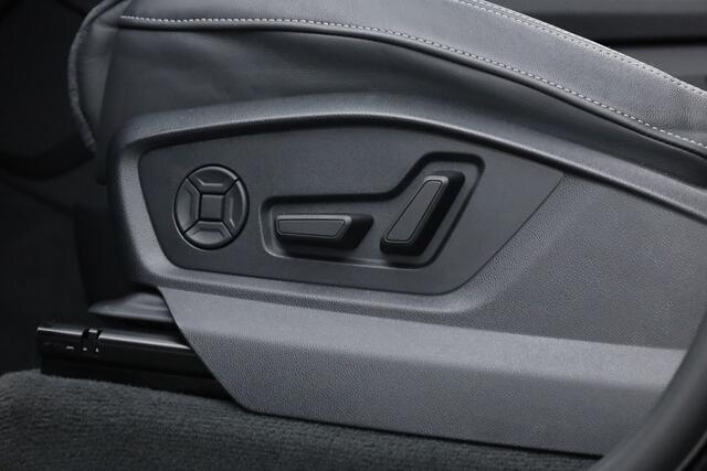 Audi Q8 60 TFSI e quattro S line Competition | Black Line | Pano | Luchtvering | HUD | Matrix LED | 22'' RS | 360cam |