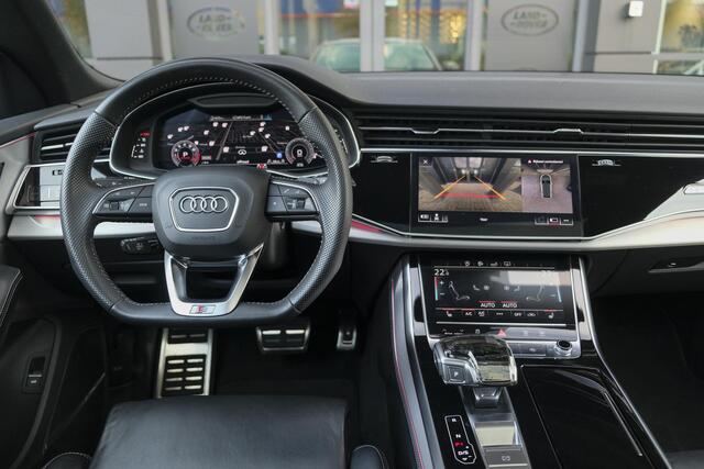 Audi Q8 55 TFSI 340pk S-line Panoramadak RS-stoelen Luchtvering 4-Wielsturing Bang&Olufsen Trekhaak Matrix led NLauto