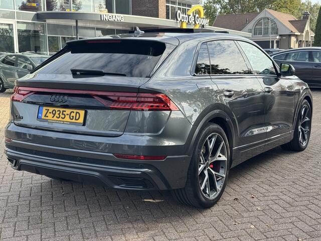 Audi Q8 55 TFSI quattro Pro Line S / Trekhaak / Panoramadak / 360Camera / Head-up / Luxe Leder / Carbon / 22'' / RS Seats / Keyless / Sfeerverlichting / Matrix LED / Stoelventilatie / Stuur+Stoelverwarming / DAB / ACC / Stoelm