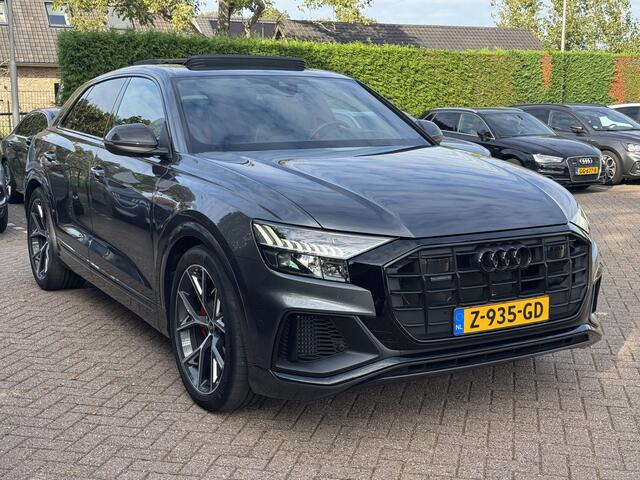 Audi Q8 55 TFSI quattro Pro Line S / Trekhaak / Panoramadak / 360Camera / Head-up / Luxe Leder / Carbon / 22'' / RS Seats / Keyless / Sfeerverlichting / Matrix LED / Stoelventilatie / Stuur+Stoelverwarming / DAB / ACC / Stoelm