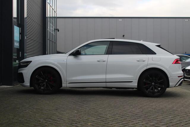 Audi Q8 60 TFSI e quattro Competition | Pano | Trekhaak |
