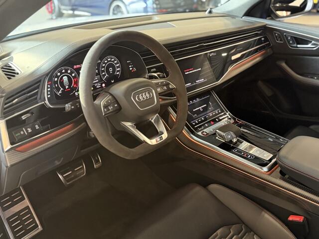 Audi Q8 4.0 TFSI V8T 601PK RS Q8 q. / carbon / ceramic brakes / B&O