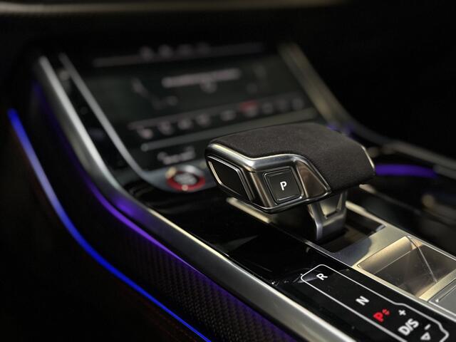 Audi Q8 4.0 TFSI V8T 601PK RS Q8 q. / carbon / ceramic brakes / B&O