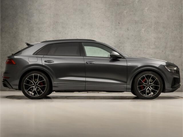 Audi Q8 55 TFSI e quattro S-Line Sport 381Pk Automaat (PANORAMADAK, LUCHTVERING, HEAD-UP DISPLAY, BANG&OLUFSEN, 360 CAMERA, STOELVERWARMING ACHTER, KEYLESS, MATRIX LED, NIEUWSTAAT)
