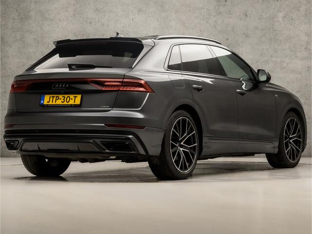 Audi Q8 55 TFSI e quattro S-Line Sport 381Pk Automaat (PANORAMADAK, LUCHTVERING, HEAD-UP DISPLAY, BANG&OLUFSEN, 360 CAMERA, STOELVERWARMING ACHTER, KEYLESS, MATRIX LED, NIEUWSTAAT)