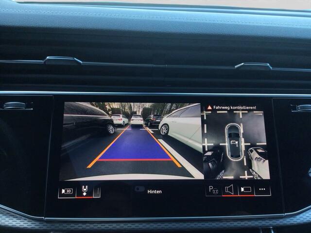 Audi Q8 55 TFSI e quattro Pro Line S ACC Trekhaak Luchtvering Panoramadak Head-Up 21 Inch Memory