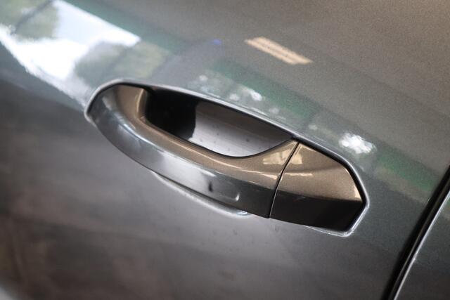 Audi Q8 4.0 TFSI RS Q8 quattro Panoramadak 23''Velgen Head-Up B&O Audio