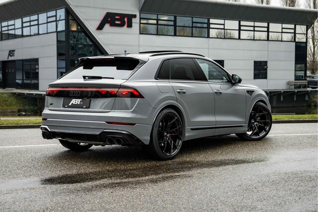 Audi Q8 60 TFSI e ABT Aero Competition | Audi Exclusive Nardogrijs | Advanced onderstel | Stoelventilatie + massagefunctie | Uitgebreid lederpakket | Carbon | Head up | B&O | Servosluiting