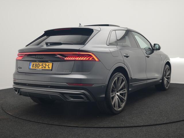 Audi Q8 55 TFSI e Quattro 2x S Line Black Optic Plug In Hybrid 381pk Dealer O.H. PHEV | Trekhaak Af Fabriek | Luchtvering | Panodak | Bang & Olufsen Sound | Camera | Alcantara Sportstoelen Verwarmd | 23"L.M | Virtual | Navigatie | DAB |
