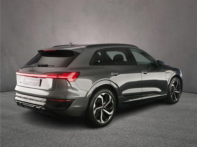 Audi Q8 e-tron 50 quattro S Edition 95 kWh | Tour | City | Camera | ACC | Carplay | MMI plus | Geheugen | Optiek zwart |