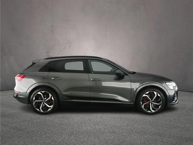 Audi Q8 e-tron 50 quattro S Edition 95 kWh | Tour | City | Camera | ACC | Carplay | MMI plus | Geheugen | Optiek zwart |