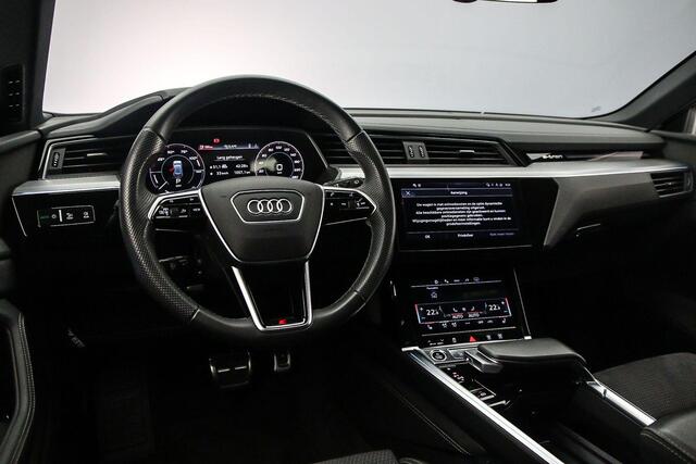 Audi Q8 e-tron 50 quattro S Edition 95 kWh | Tour | City | Camera | ACC | Carplay | MMI plus | Geheugen | Optiek zwart |