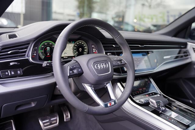 Audi Q8 60 TFSI E Quattro S Competition / B&O / Massage / Panoramadak