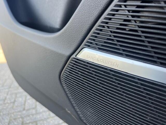 Audi Q8 55 TFSI E Q S-LINE - LEDER - EL. TREKH. - 22 INCH