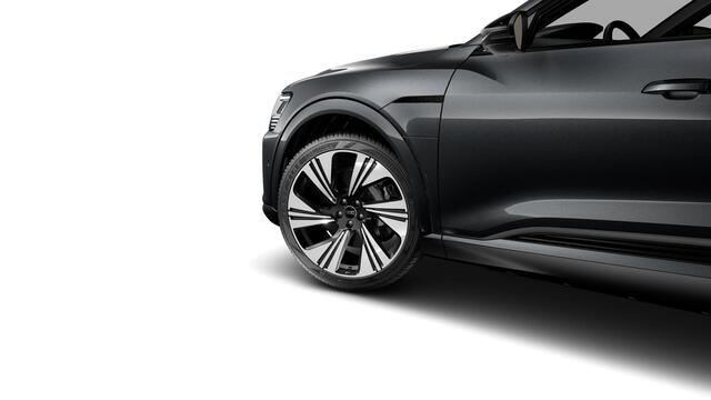 Audi Q8 e-tron 55 quattro Advanced Edition 115 kWh Panoramadak - Trekhaak - Privacy glas - Stoelverwarming vóór - Uitgebreide interieurvoorverwarming - B&O - Achterruitrijcamera - Verkeersbordherkenning -