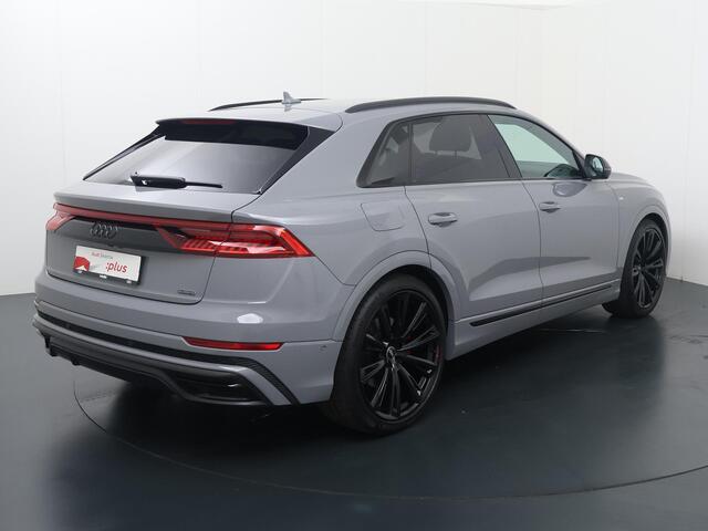 Audi Q8 60 TFSI e quattro Pro Line S Competition | 462 PK | SoH 100% | Matrix LED koplampen | Head-up display | 23" LM velgen | Dodehoek detectie | Adaptive cruise control | Luchtvering |
