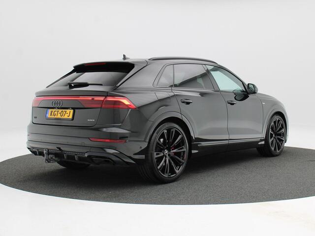 Audi Q8 60 TFSi e quattro 490 Pk S-Line Competition | Trekhaak | Panoramadak | Vierwielbesturing | Bang & Olufsen | Elektrische stoelen | 360° Camera | 23 Inch | 5.684 Km !!