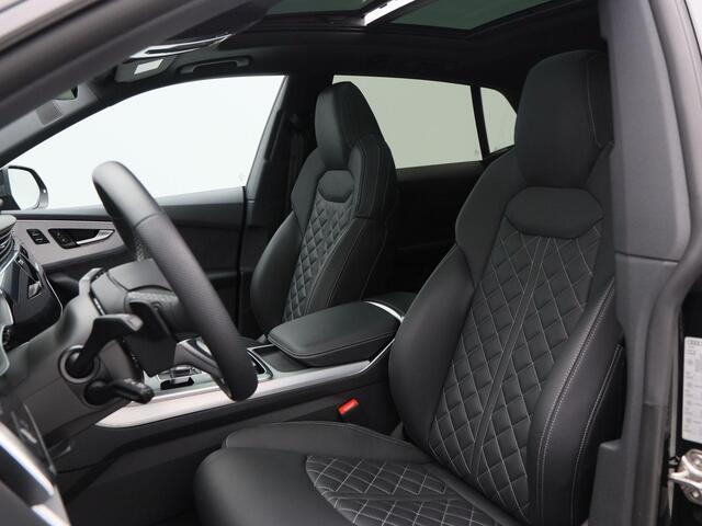 Audi Q8 60 TFSi e quattro 490 Pk S-Line Competition | Trekhaak | Panoramadak | Vierwielbesturing | Bang & Olufsen | Elektrische stoelen | 360° Camera | 23 Inch | 5.684 Km !!
