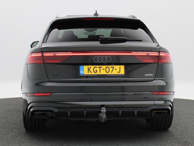 Audi Q8 60 TFSi e quattro 490 Pk S-Line Competition | Trekhaak | Panoramadak | Vierwielbesturing | Bang & Olufsen | Elektrische stoelen | 360° Camera | 23 Inch | 5.684 Km !!