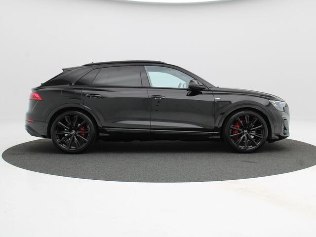 Audi Q8 60 TFSi e quattro 490 Pk S-Line Competition | Trekhaak | Panoramadak | Vierwielbesturing | Bang & Olufsen | Elektrische stoelen | 360° Camera | 23 Inch | 5.684 Km !!