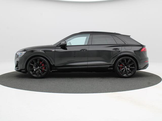Audi Q8 60 TFSi e quattro 490 Pk S-Line Competition | Trekhaak | Panoramadak | Vierwielbesturing | Bang & Olufsen | Elektrische stoelen | 360° Camera | 23 Inch | 5.684 Km !!