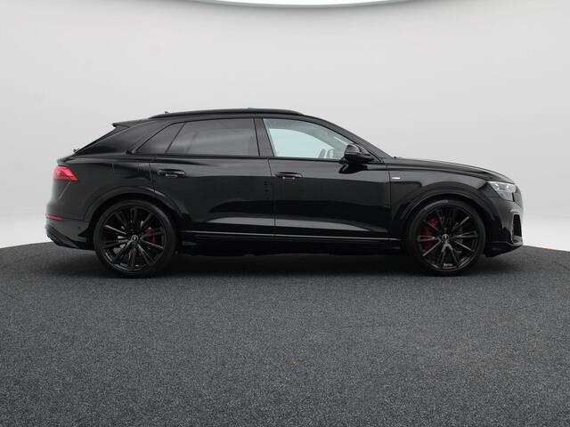 Audi Q8 60 TFSi e 490 Pk quattro S-Line Competition | Stoelverwarming/Ventilatie | Memorie | Head UP | Panorama dak | Laser LED | Bang & Olufsen | Vierwielbesturing | Nachtzicht Assistent | 10.262 Km !!