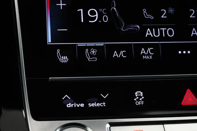 Audi Q8 55 TFSI quattro Pro Line Plus V6 | PANORAMADAK | NACHTZICHT | HEAD UP | SFEERVERLICHTING | SOFTCLOSE | TREKHAAK | 22"