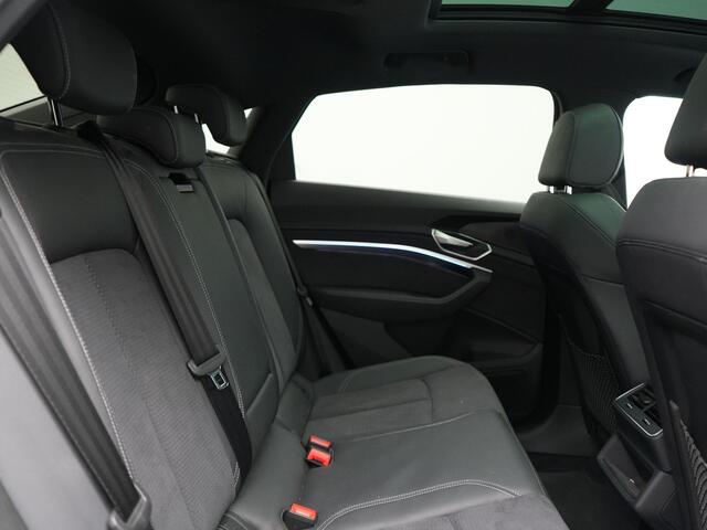 Audi Q8 Sportback e-tron 55 quattro 2x S Line 114 kWh 408pk Dealer O.H. | Luchtvering | Panodak | Head Up | 360 Camera | Matrix LED | Alcantara Sportstoelen Memory & Verwarmd | Keyless | Sfeerverlichting | Apple Carplay | Navigatie | DAB |