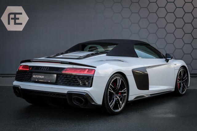 Audi R8 Spyder 5.2 performance quattro | OPF DELETE UITLAAT | KERAMISCHE REMMEN | STOELVERWARMING | ELEKTRISCHE STOELEN | ACHTERUITRIJCAMERA | CARBON IN & EXTERIEUR |