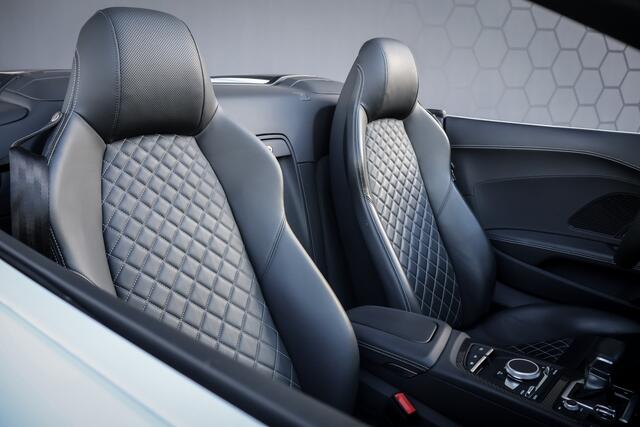 Audi R8 Spyder 5.2 performance quattro | OPF DELETE UITLAAT | KERAMISCHE REMMEN | STOELVERWARMING | ELEKTRISCHE STOELEN | ACHTERUITRIJCAMERA | CARBON IN & EXTERIEUR |