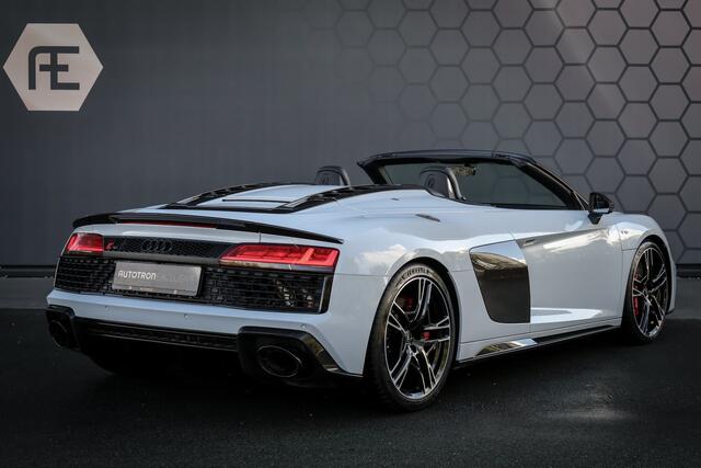 Audi R8 Spyder 5.2 performance quattro | OPF DELETE UITLAAT | KERAMISCHE REMMEN | STOELVERWARMING | ELEKTRISCHE STOELEN | ACHTERUITRIJCAMERA | CARBON IN & EXTERIEUR |
