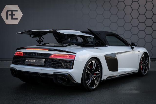Audi R8 Spyder 5.2 performance quattro | OPF DELETE UITLAAT | KERAMISCHE REMMEN | STOELVERWARMING | ELEKTRISCHE STOELEN | ACHTERUITRIJCAMERA | CARBON IN & EXTERIEUR |