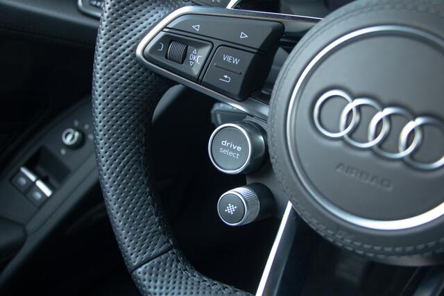 Audi R8 5.2 performance RWD 570 PK | BTW | B&O Sound | Keyless Entry | Led | Camera | Stoelverwarming | Apple & Android Carplay | PPF-folie | Valcona Leder | 20"| Draadloze telefoonlader | Cruise control | Daytona |