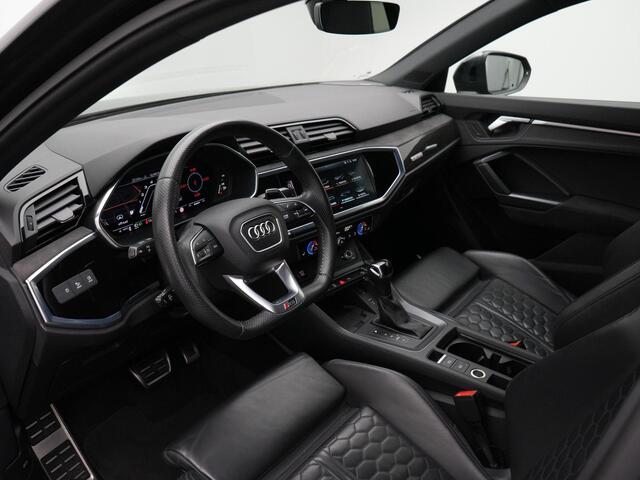 Audi RS Q3 Sportback 2.5 TFSI 400 pk S-tronic | Panoramadak | Trekhaak | RS-uitlaat | RS-onderstel | Fijnnappa leder | Bang & Olufsen | Sportstoelen Plus