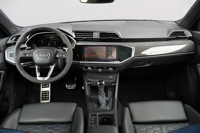 Audi RS Q3 TFSI 2.5 | SONOS AUDIO | CARPLAY | ADAPTIVE CRUISE CONTROL | PANORAMADAK | ELEK. TREKHAAK | RS BLUE DIAMOND LEATHER | AUDI EXCLUSIVE LAK | SPORTUITLAAT | 360GR CAMERA'S ETC. Q3 RSQ3