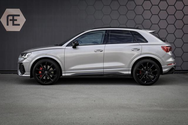 Audi RS Q3 TFSI 2.5 | SONOS AUDIO | CARPLAY | ADAPTIVE CRUISE CONTROL | PANORAMADAK | ELEK. TREKHAAK | RS BLUE DIAMOND LEATHER | AUDI EXCLUSIVE LAK | SPORTUITLAAT | 360GR CAMERA'S ETC. Q3 RSQ3