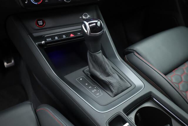 Audi RS Q3 Sportback 2.5 TFSI | Pano | RS Seats | RS Sportuitlaat | Matrix LED | Sonos | Full Black | 21'' | ACC | Keyless | Camera | X