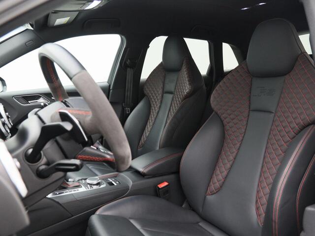 Audi RS3 Sportback 2.5 TFSi 400 Pk quattro | Matrix LED | Trekhaak | Nappa Leder | Digitale Cockpit | Abt 19 inch | Dealer onderhouden