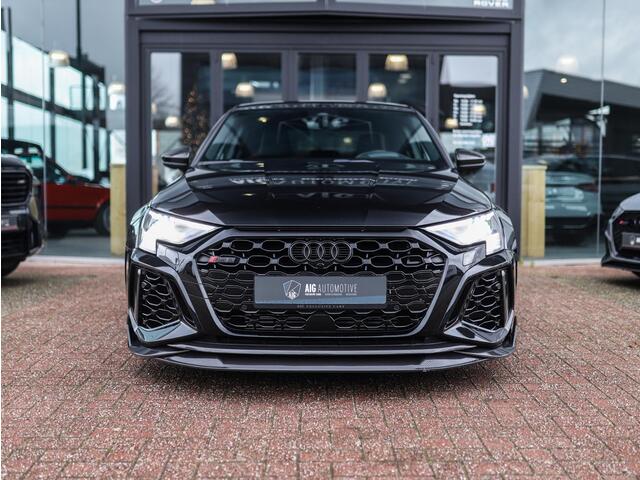 Audi RS3 Limousine 2.5 TFSI A3 quattro | CT Carbon | RS-Dynamic | Matrix | Keyless | B&O | Leder | Camera