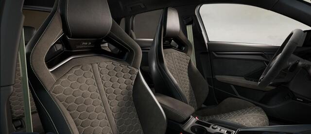 Audi RS3 Sportback quattro competition limited nr. 594 | Lak Gletsjerwit mat Exclusive | RS schaalstoelen exclusive | Panoramadak | Head-up Display | Carbon dakspoiler |